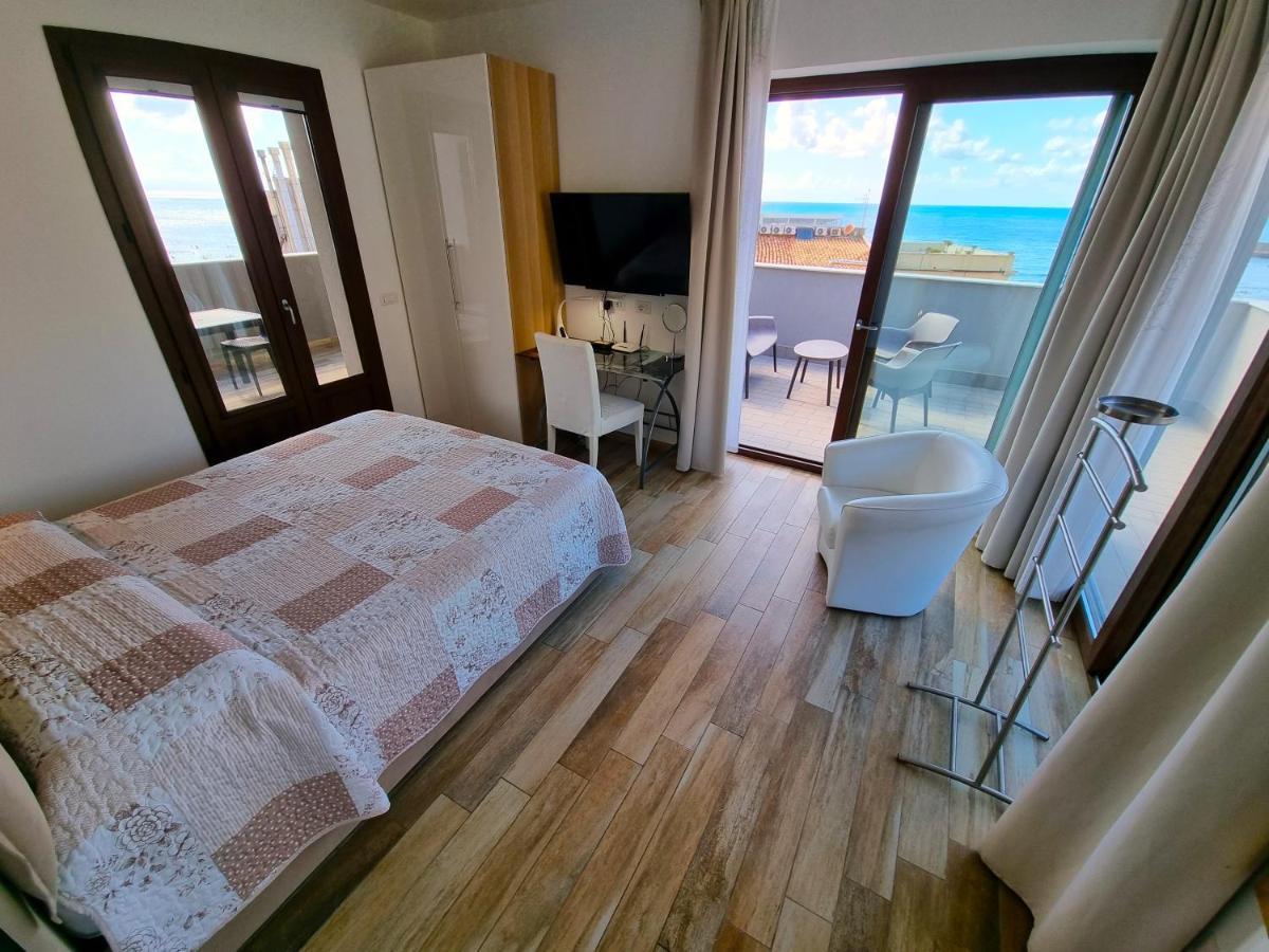 Royal Sea House Lägenhet Cefalù Exteriör bild
