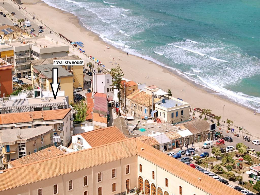 Royal Sea House Lägenhet Cefalù Exteriör bild